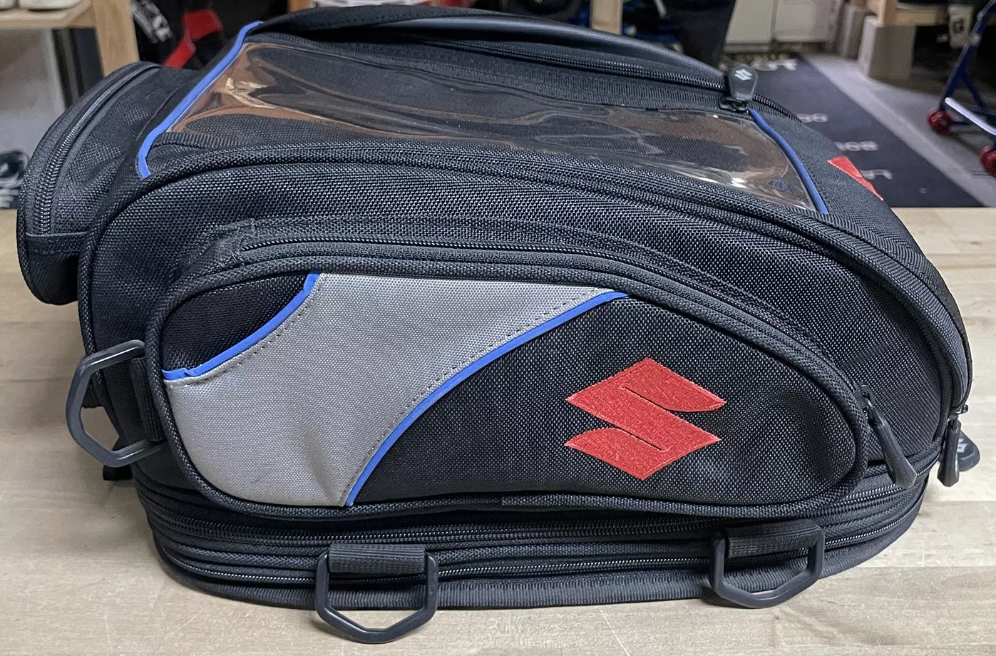 Sacoche de réservoir aimantée Suzuki