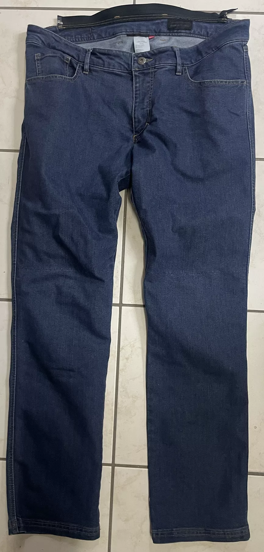 Jean's dame BMW T.W34/L32